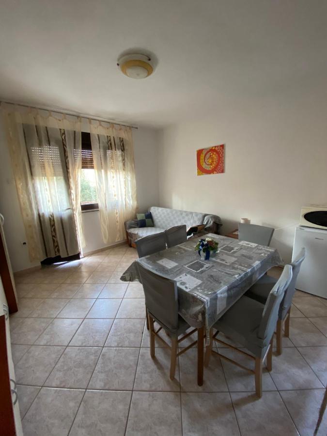 Apartman Milka Новиград Екстериор снимка